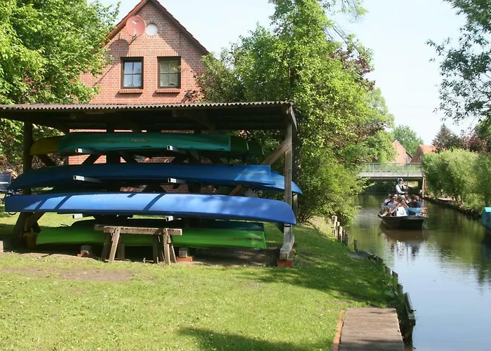 Beim Kahnfaehrmann Schlepzig